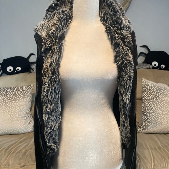 Women’s Forever 21 fur zip up sweater - Picture 5 of 13